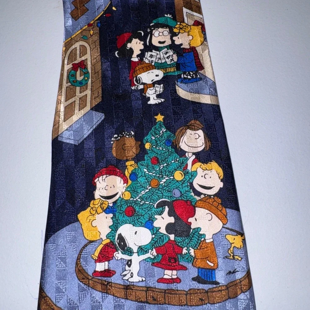 Peanuts Christmas Silk Tie Mens OS Navy Blue Charlie Brown Snoopy Caroling USA